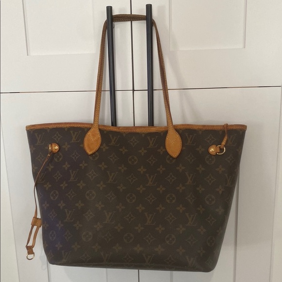 Authentic Louis Vuitton bag - Picture 1 of 15